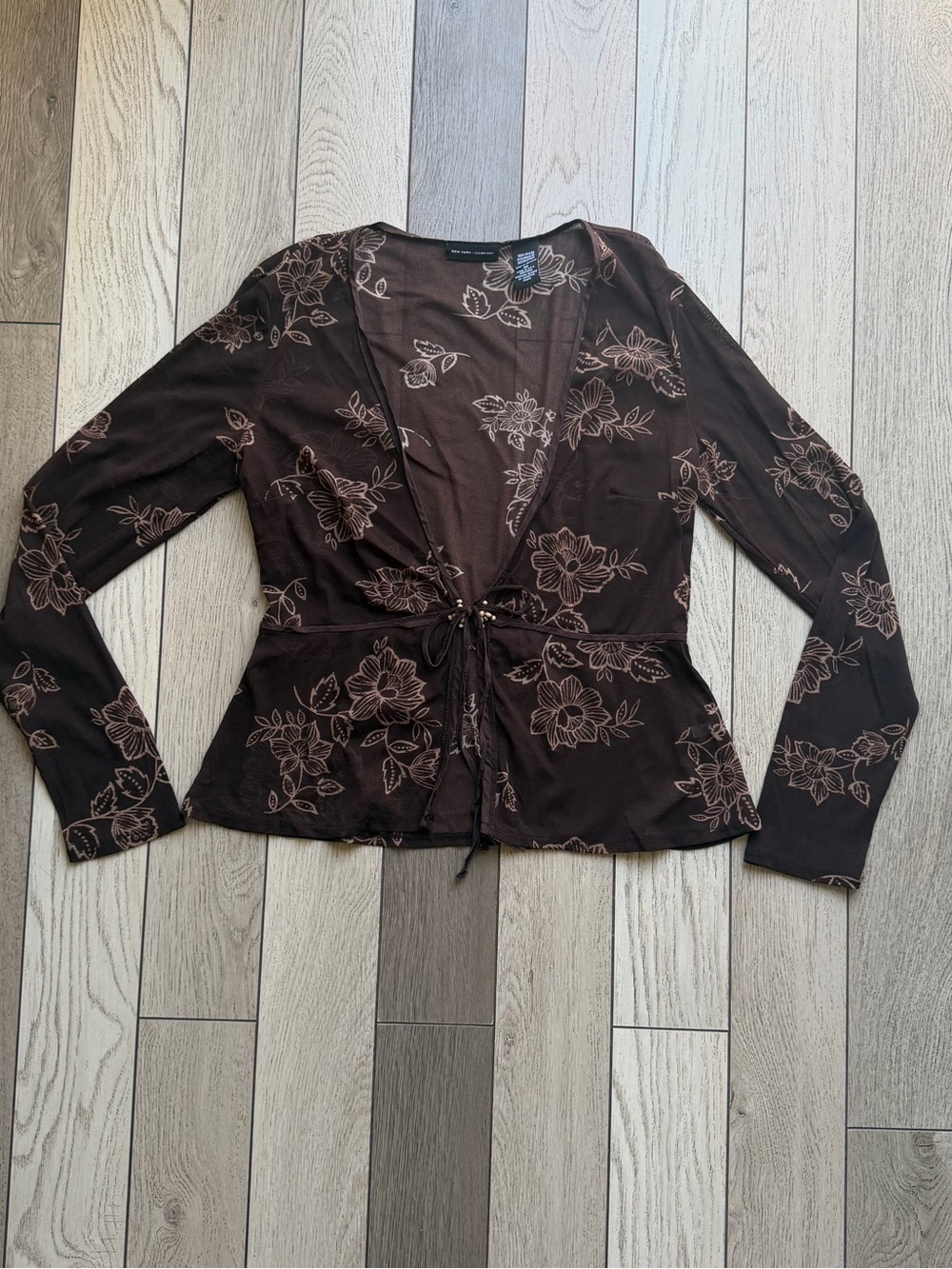 Y2K New York & Company Brown Floral V-Neck Tie-Front Top size M
